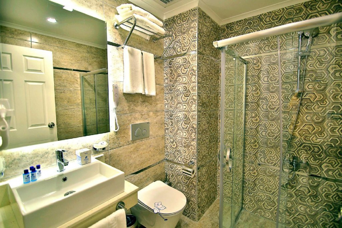 CLUB BIG BLUE SUITE HOTEL