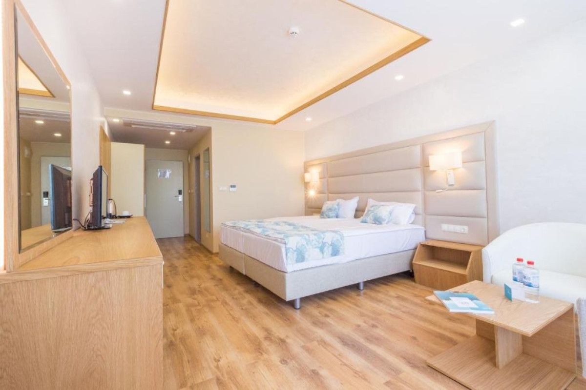 BILYANA BEACH - Adults Only 16+
