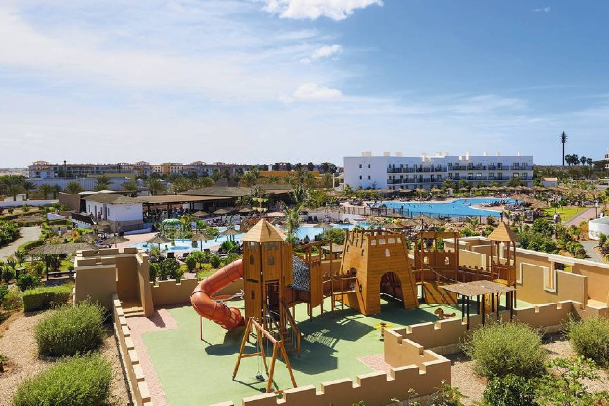 Sol Dunas Beach Resort