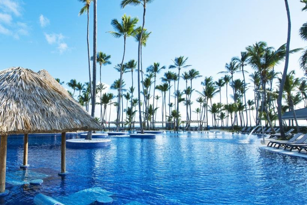 BARCELO BAVARO BEACH (adults only)