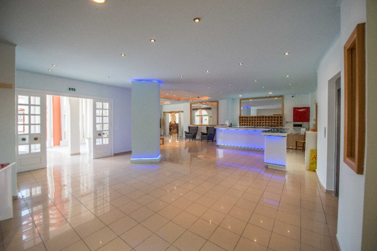 Silver Beach (Adults Only 16+) (Roda)