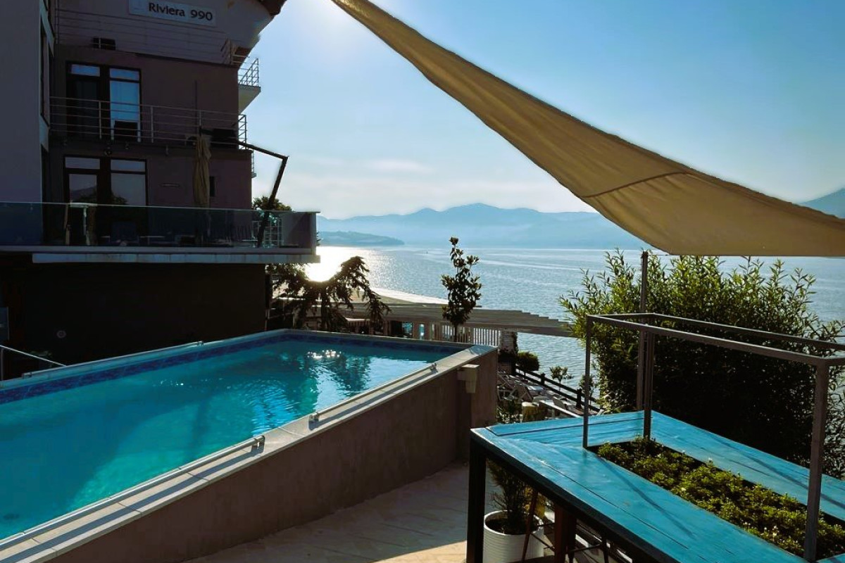 . RIVIERA 990 - Camere de Inchiriat