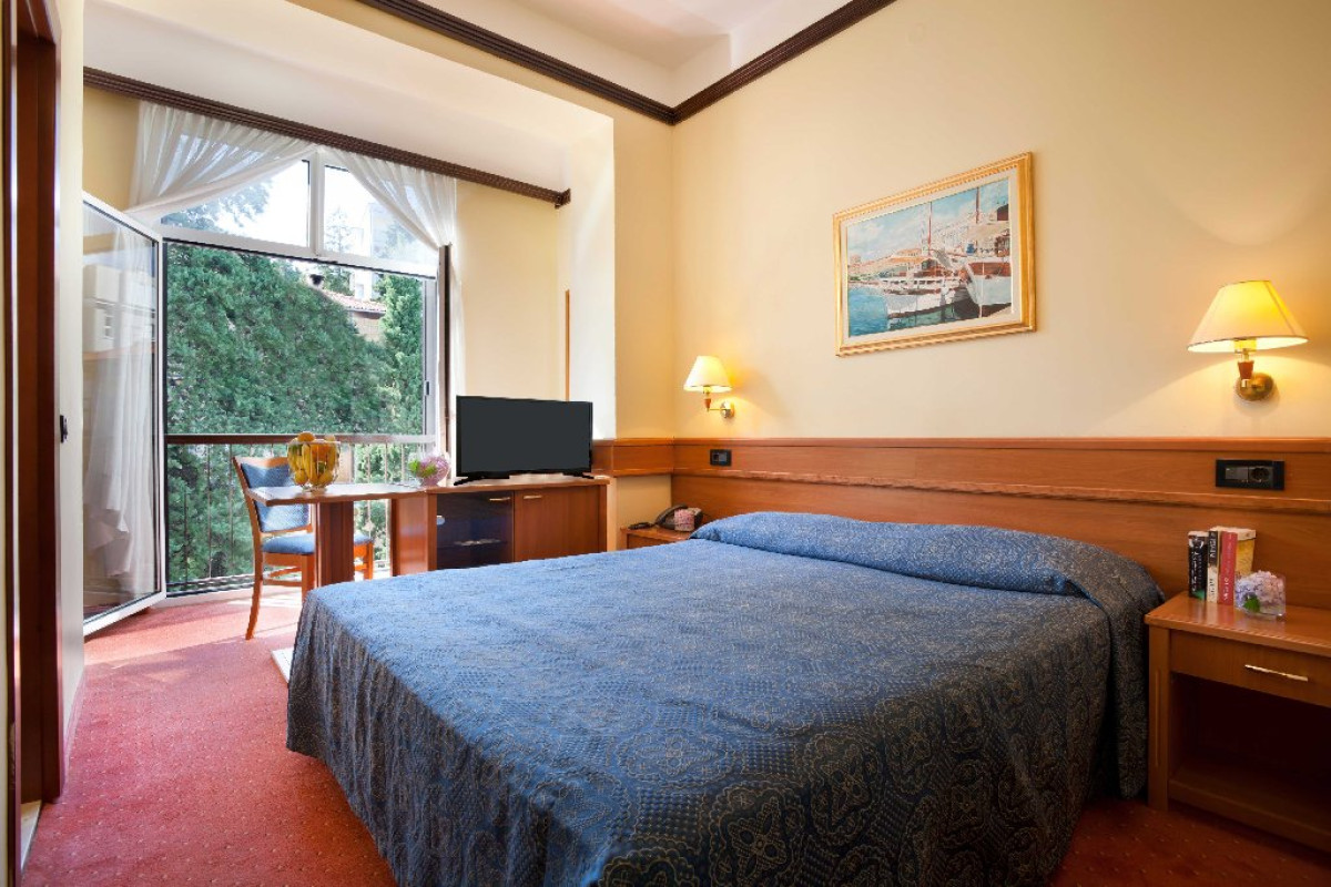 Hotel Kristal (Opatija)