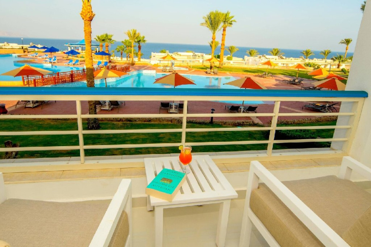 RENAISSANCE GOLDEN VIEW BEACH