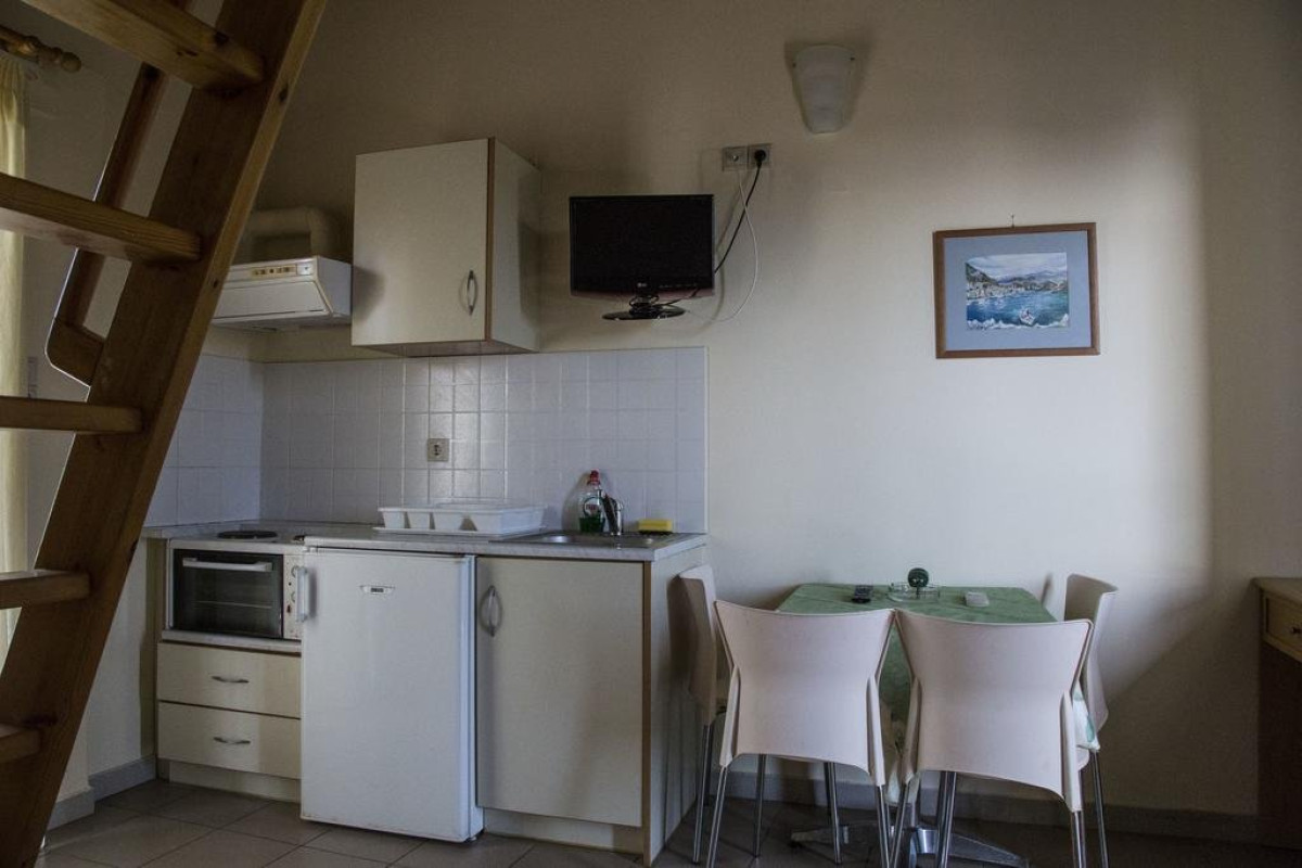 Alonia Studios and Maisonettes (Tolo)