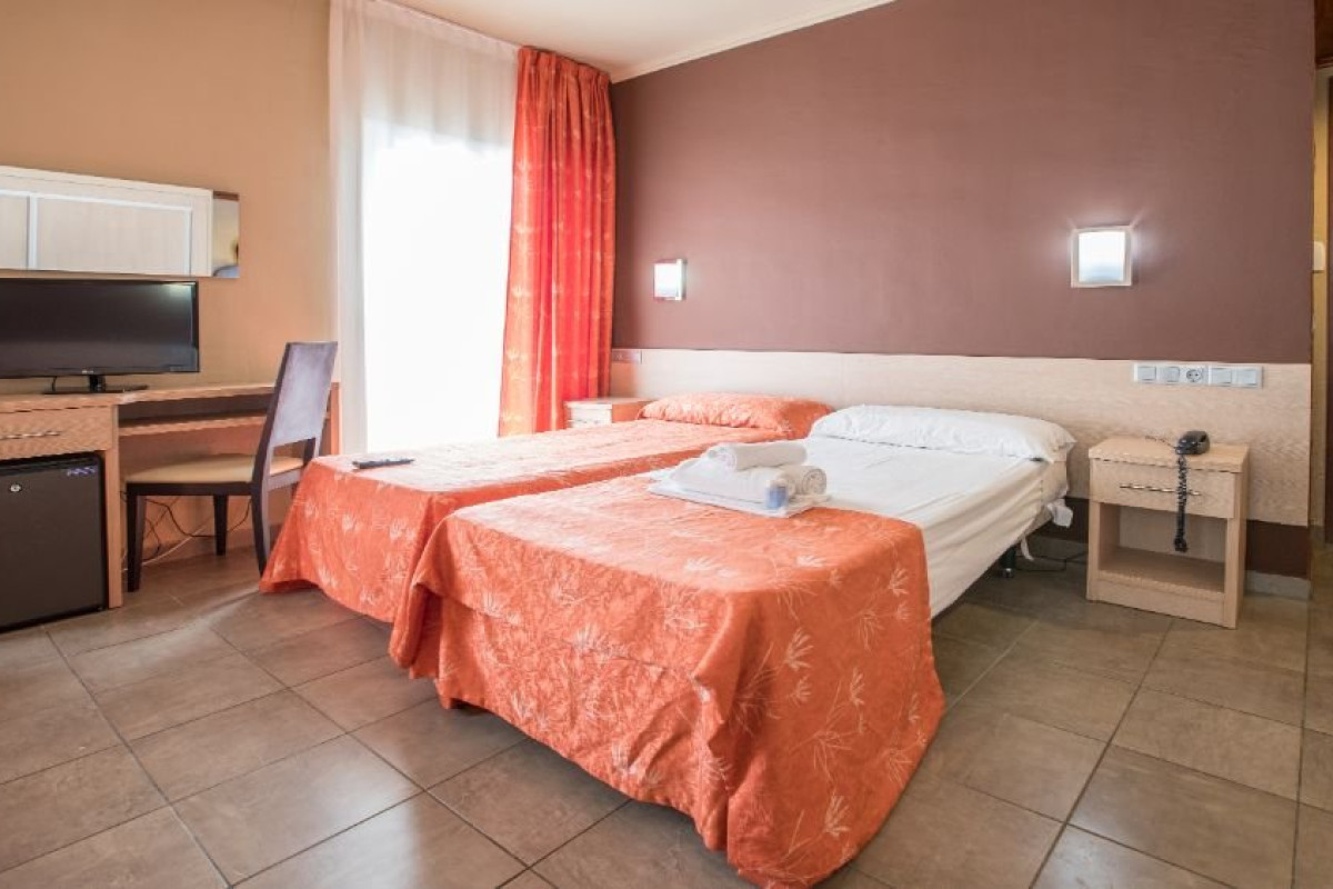 Tossa Beach Center (Tossa de Mar)