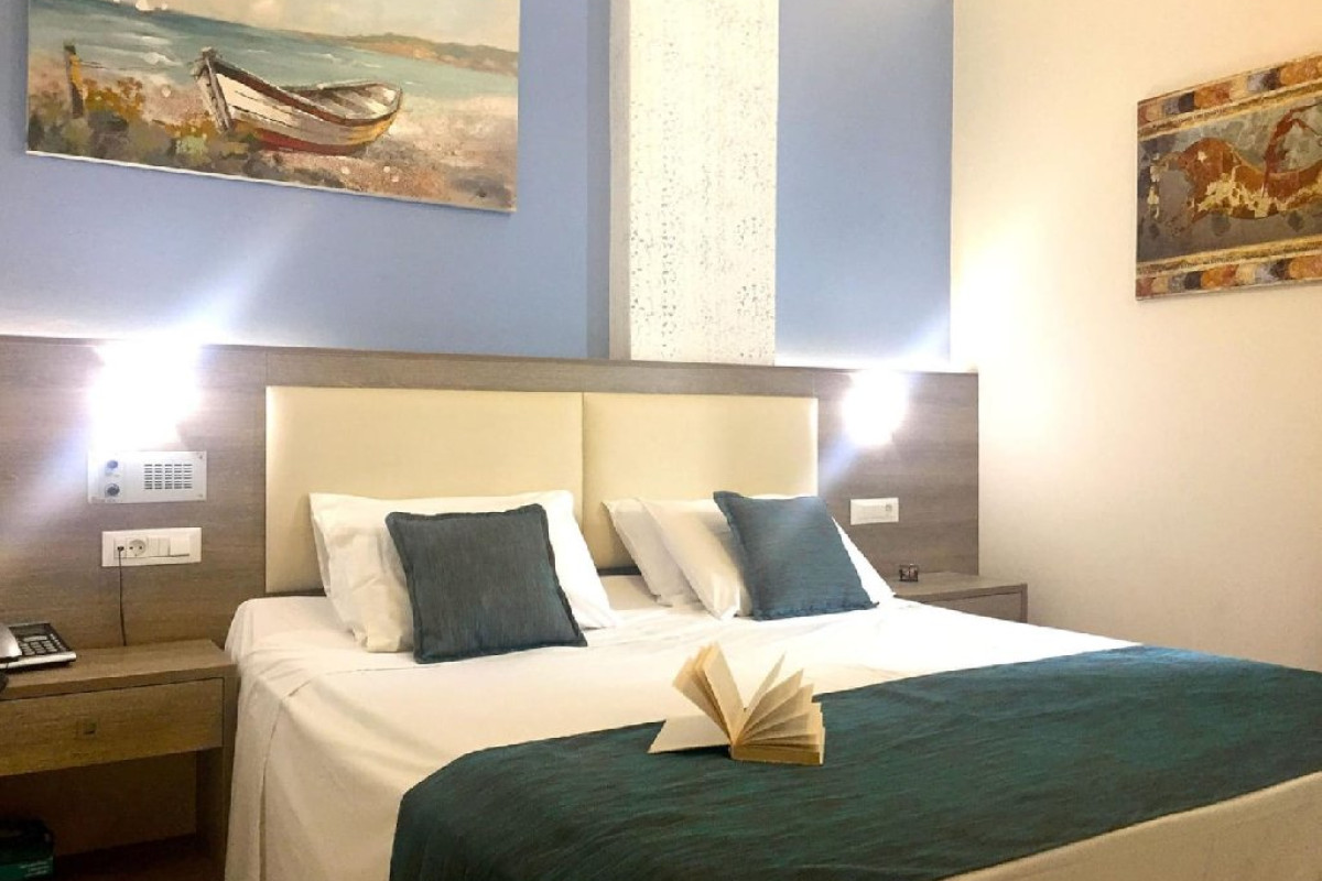 VOULA HOTEL AND APTS