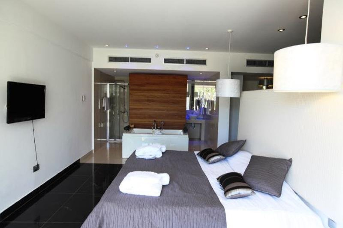 THE DOME BEACH HOTEL
