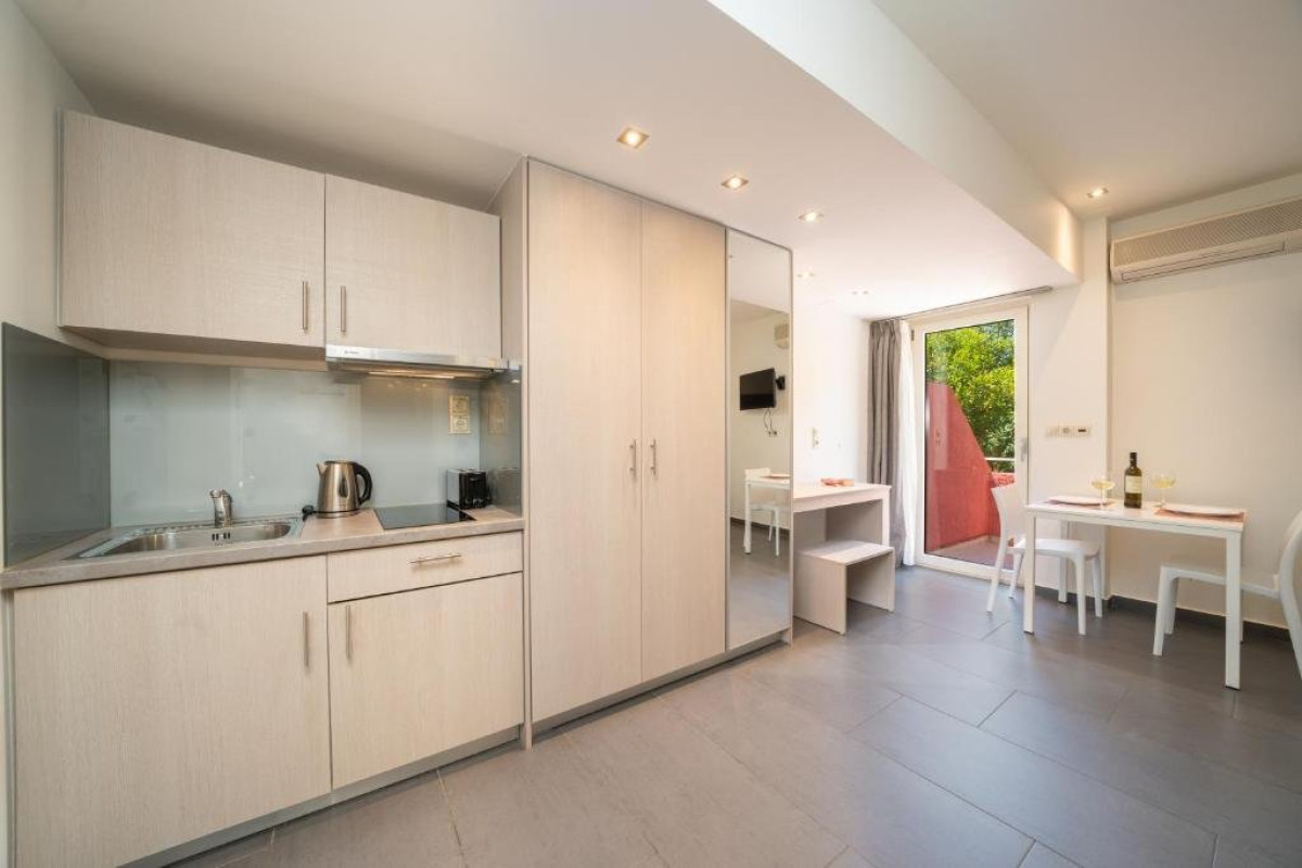 Makris Yialos Apartments