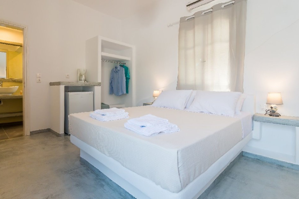Takiss Rooms - Pollonia (Milos)