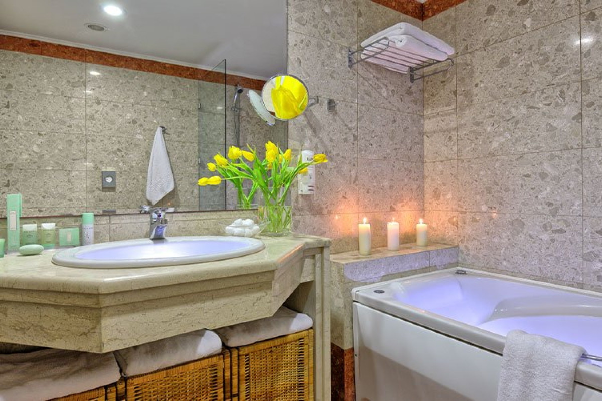 Apollonia Beach Resort and Spa (K)