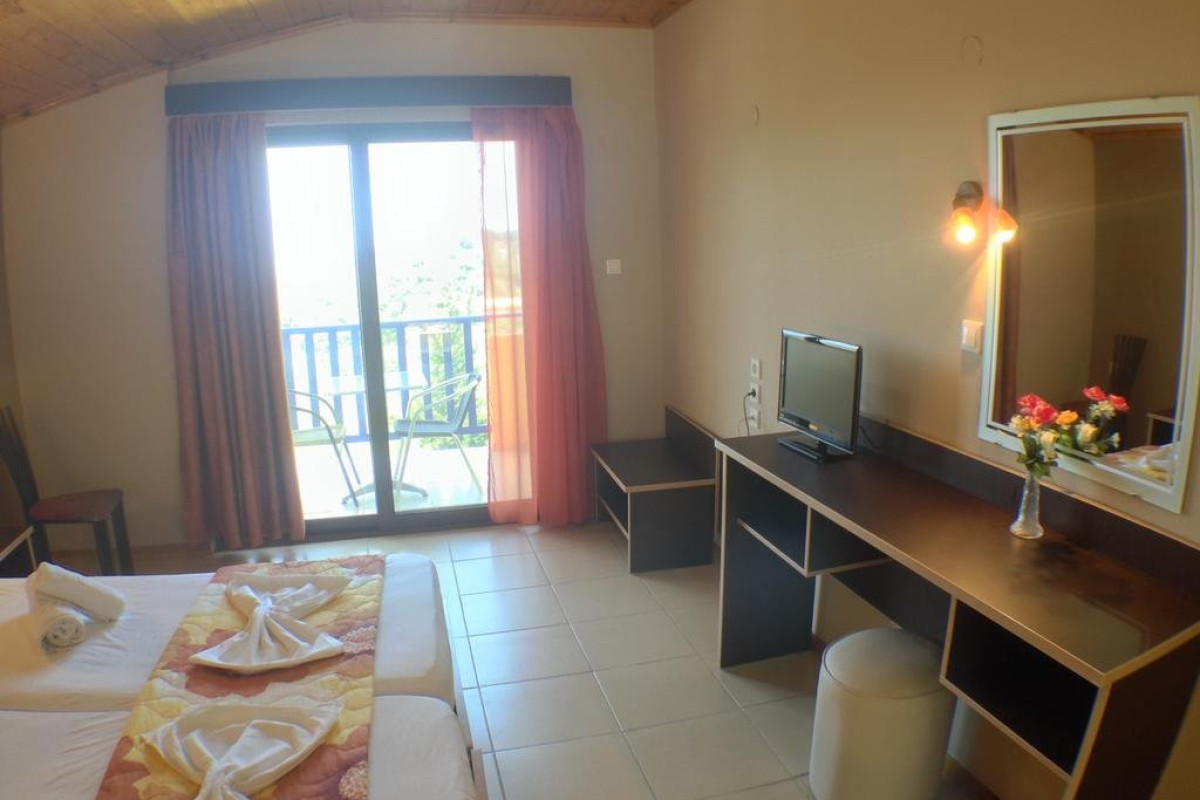 Politia Hotel (F)