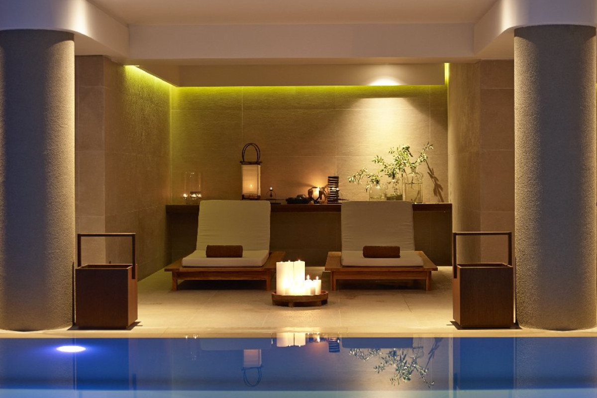 The Ixian All Suites - Adults Only 16+
