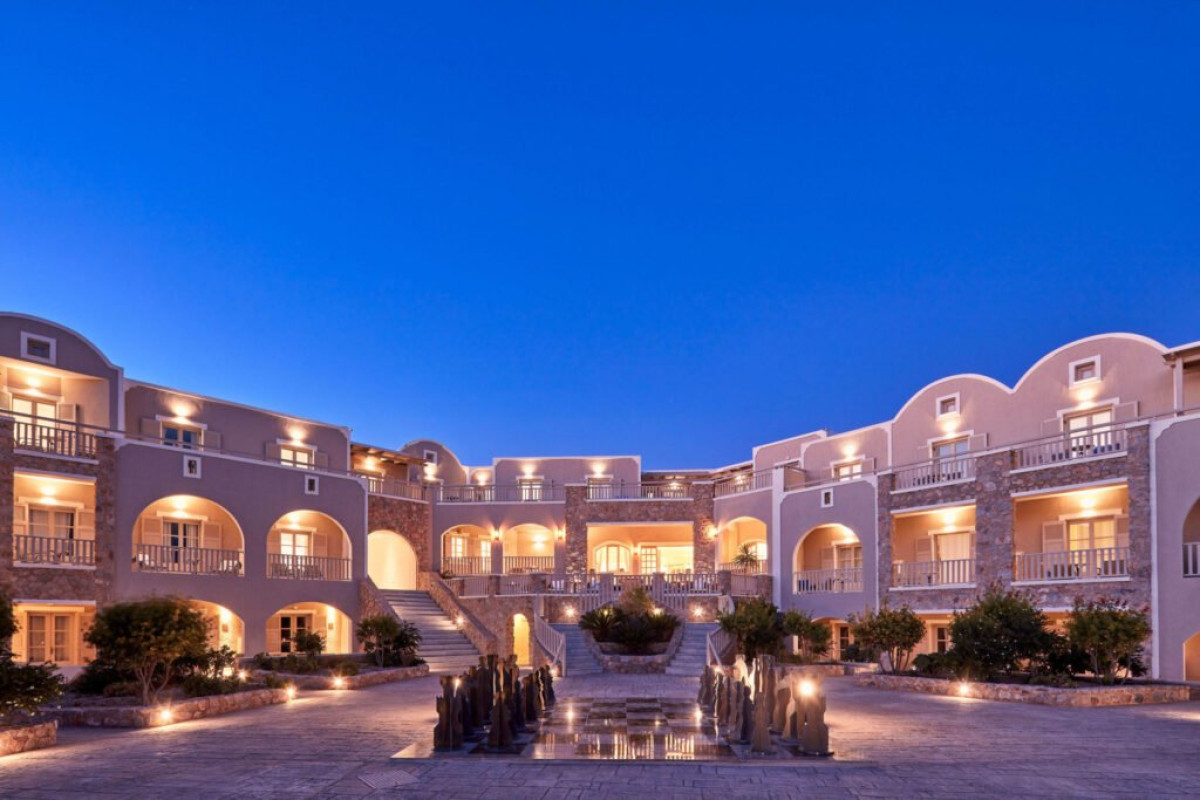 Santo Miramare Resort (Perivolos - Santorini)