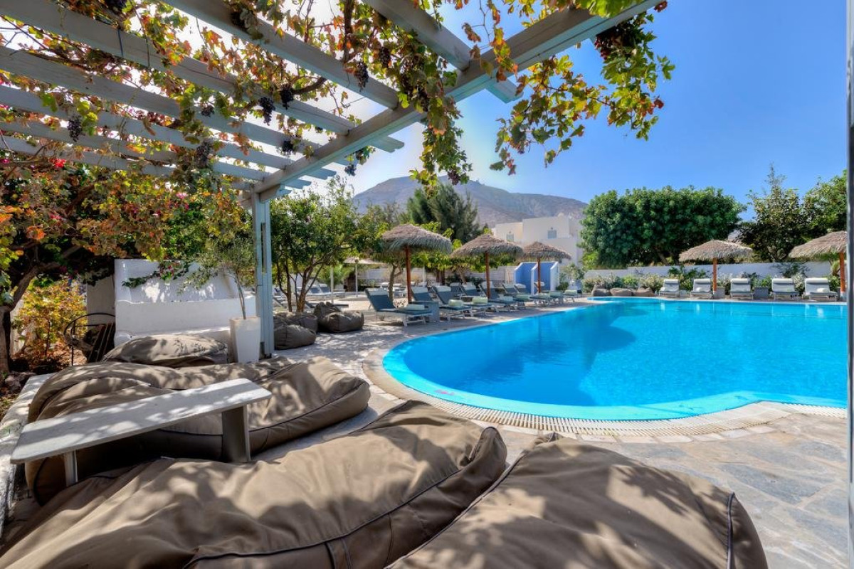 Alia (Kamari - Santorini)