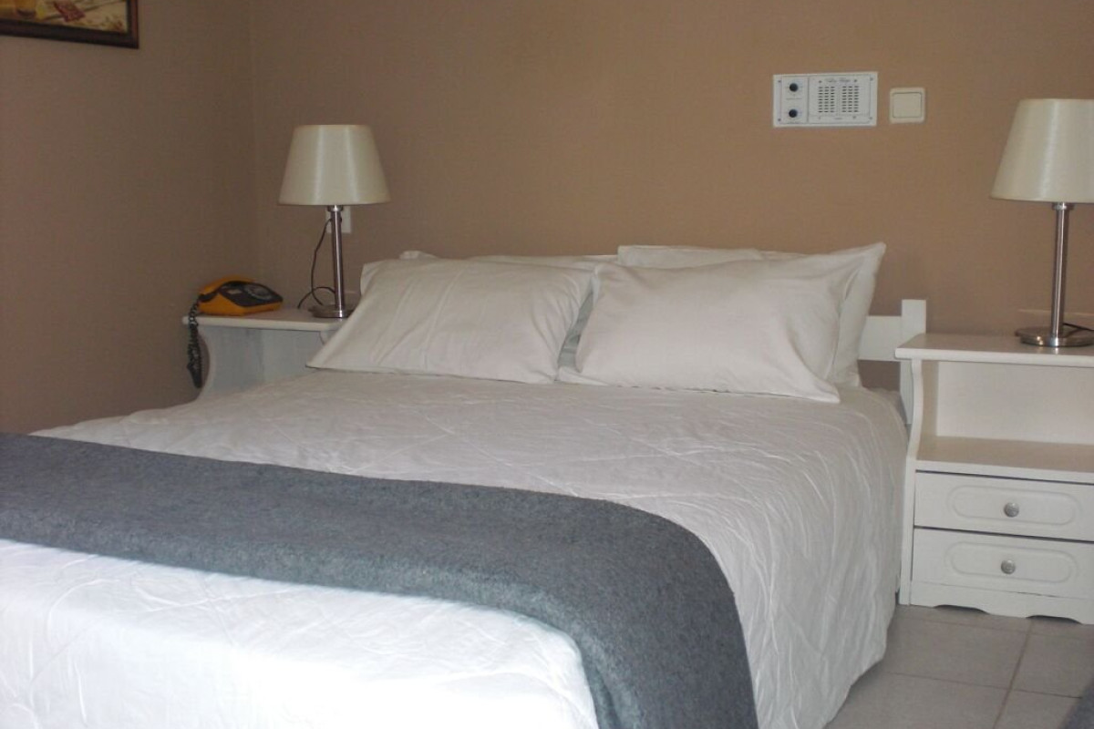 Valley Village Hotel