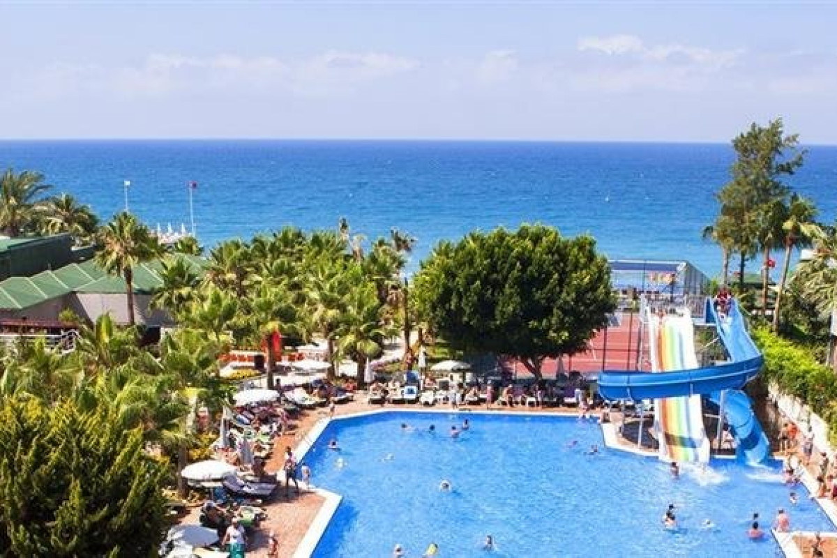 CONCORDIA CELES HOTEL