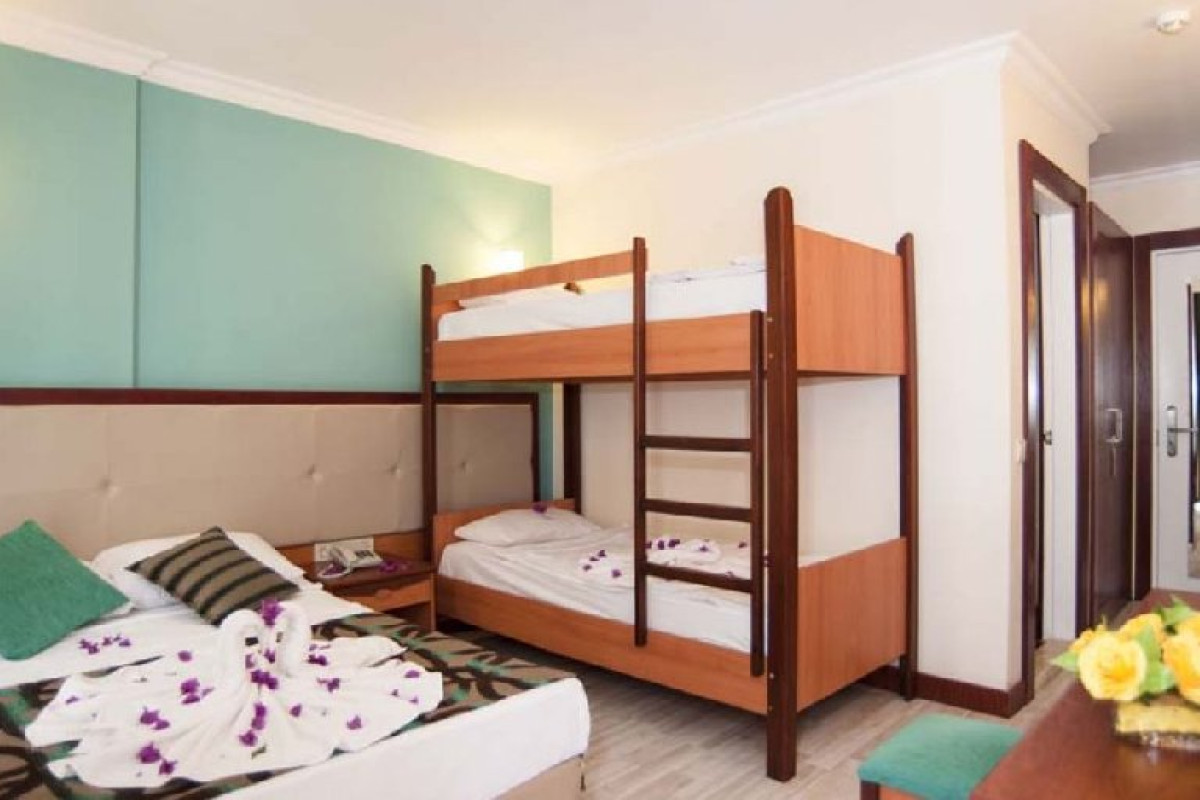 CONCORDIA CELES HOTEL