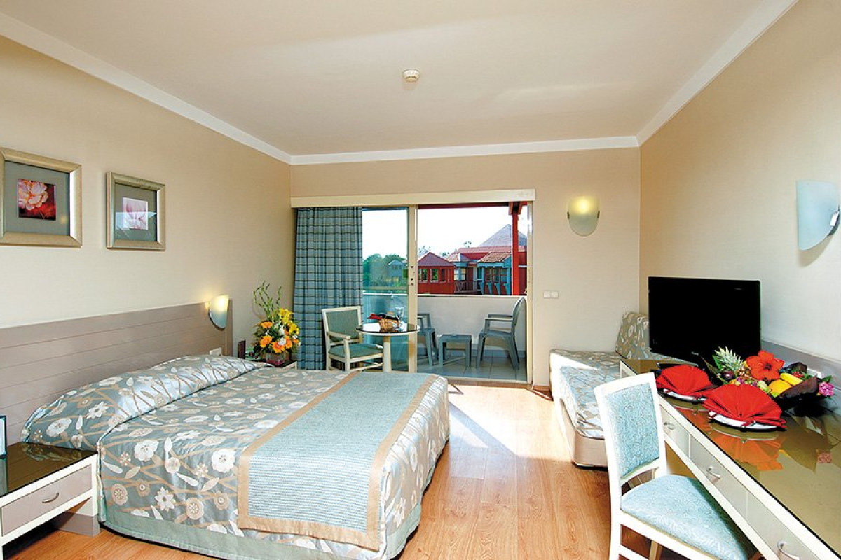 CONCORDIA CELES HOTEL