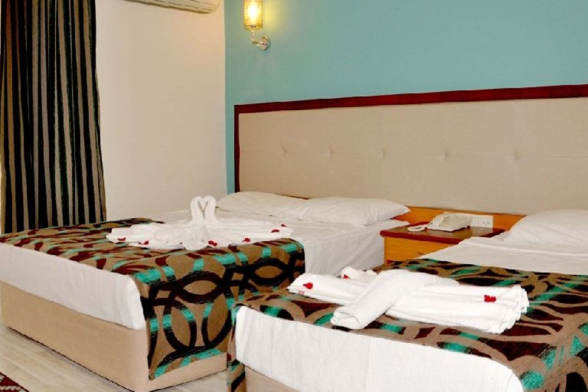 CONCORDIA CELES HOTEL