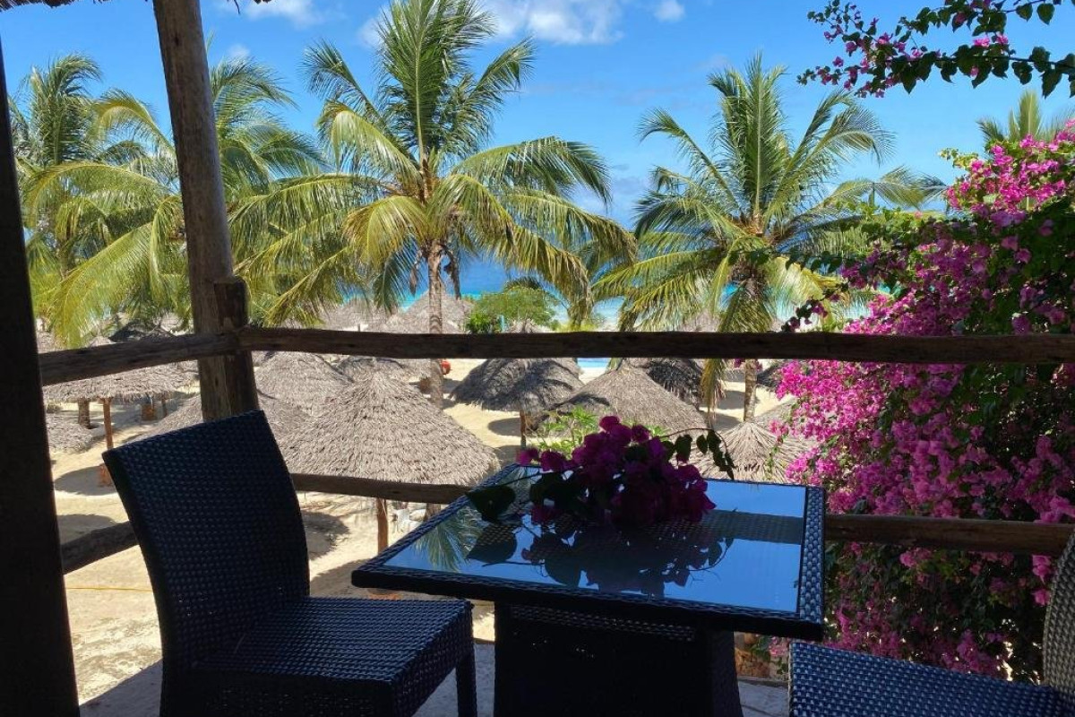 MY BLUE HOTEL (Nungwi)