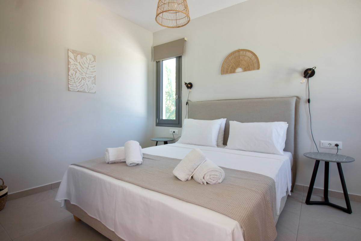VALLIANOS D VILLAS