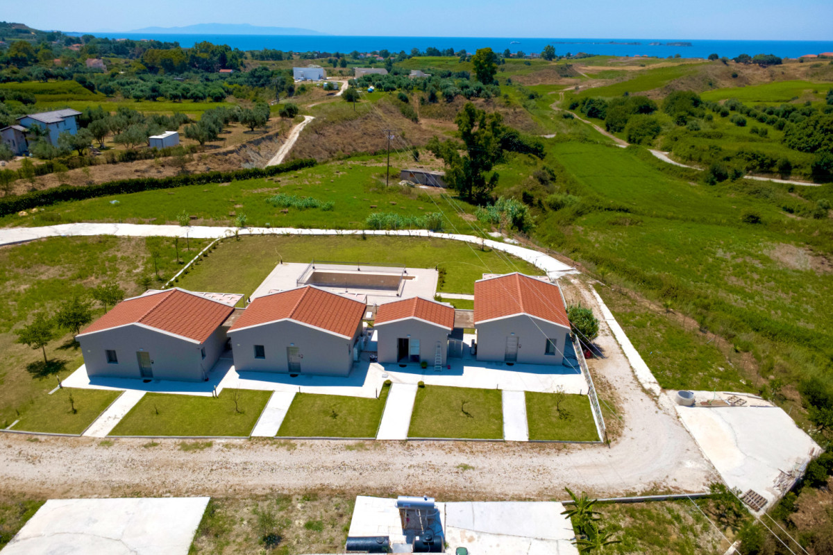 VALLIANOS D VILLAS