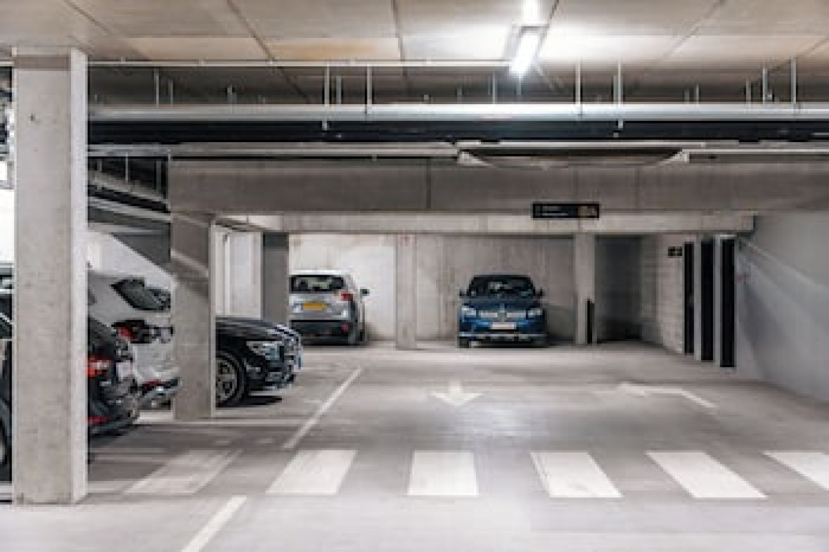 VAN DER VALK GENT