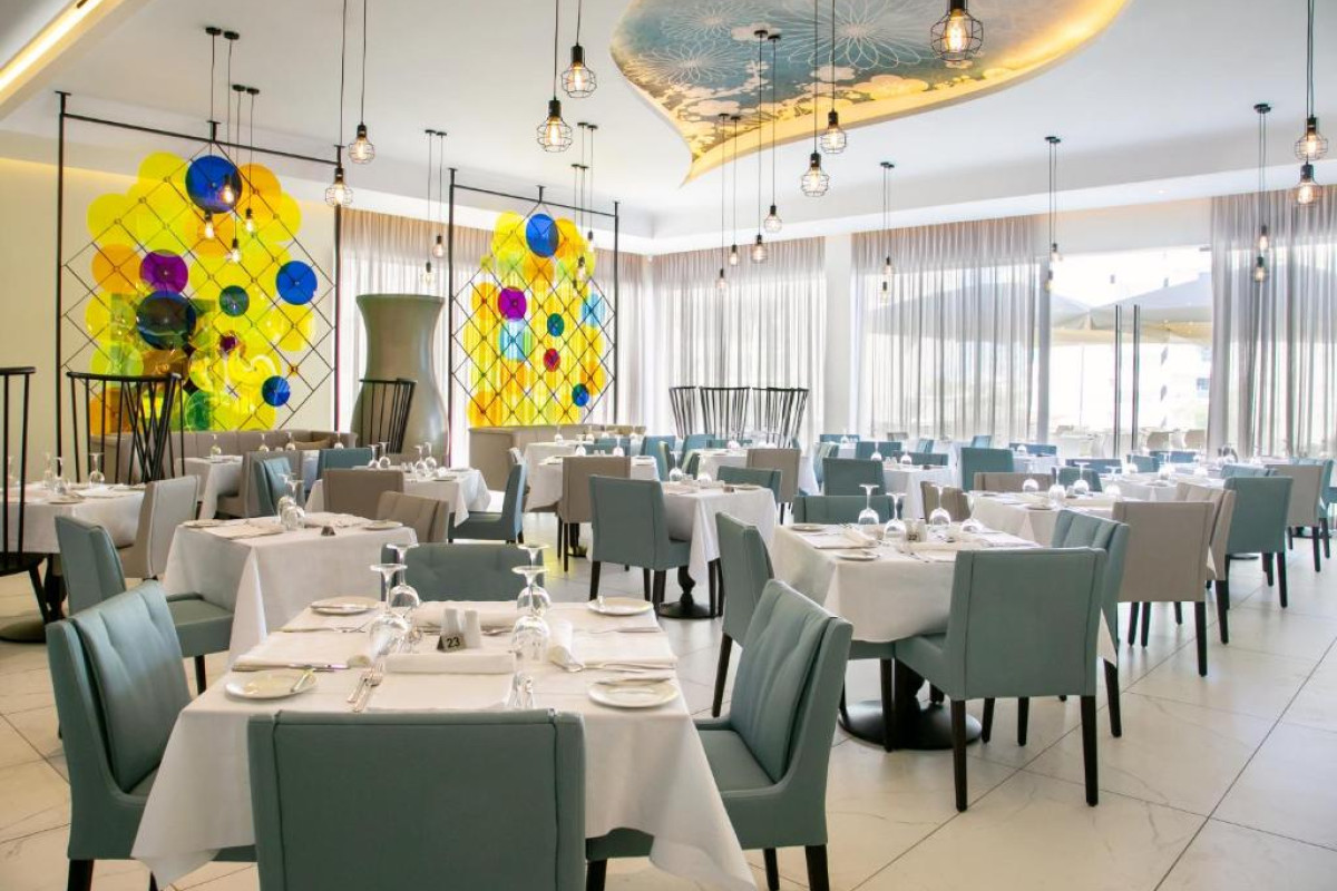 Vangelis Hotel and Suites