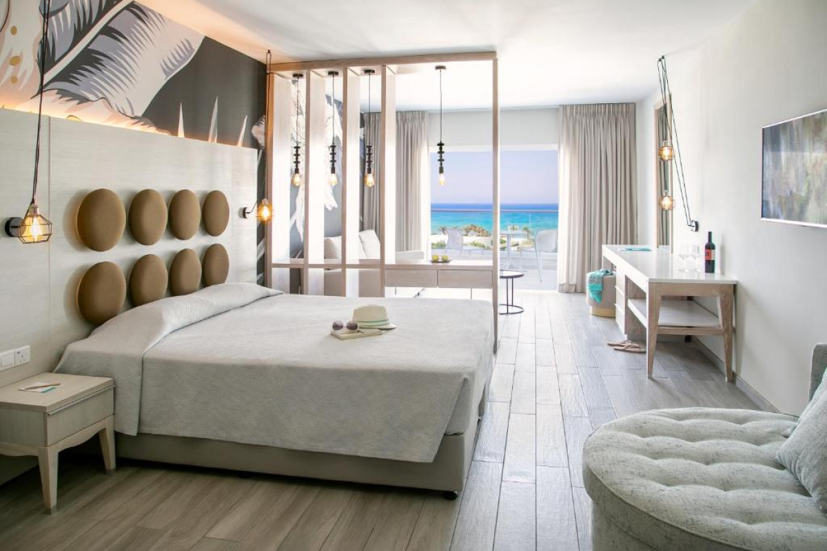 Vangelis Hotel and Suites