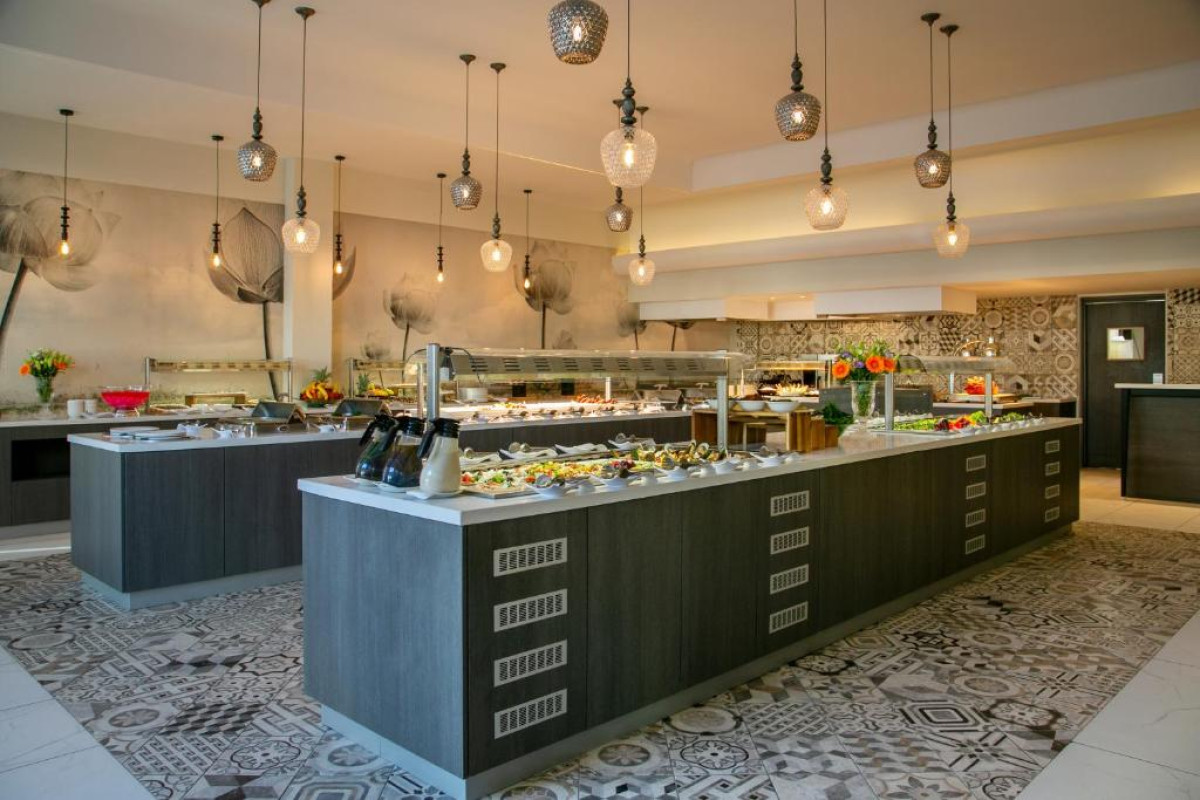 Vangelis Hotel and Suites