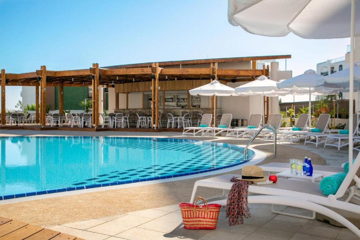 Vangelis Hotel and Suites