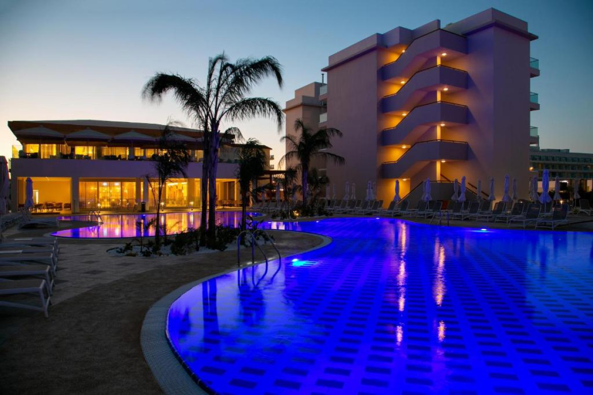 Vangelis Hotel and Suites