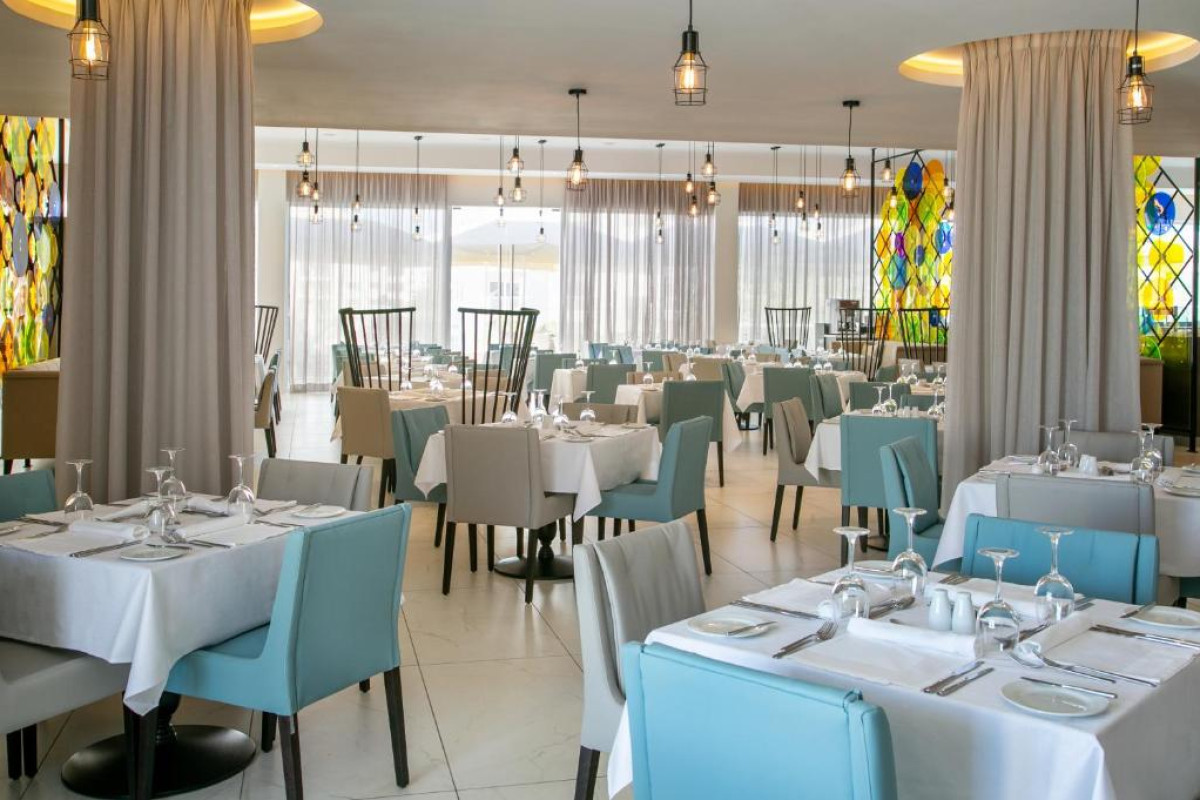 Vangelis Hotel and Suites