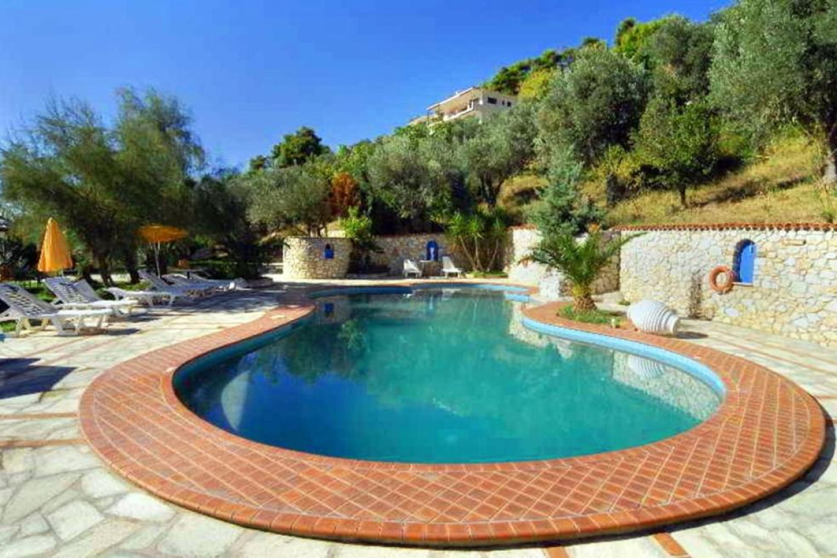 Vassilias Beach Hotel