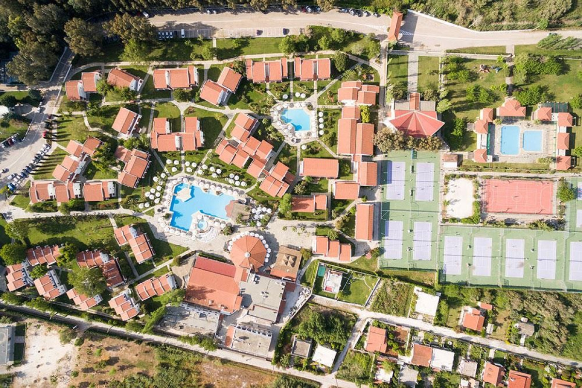 Golden Coast Hotel & Bungalows