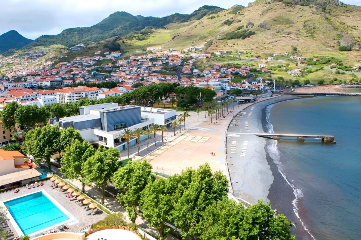 Baia Madeira Hotel - Ocean Beachfront