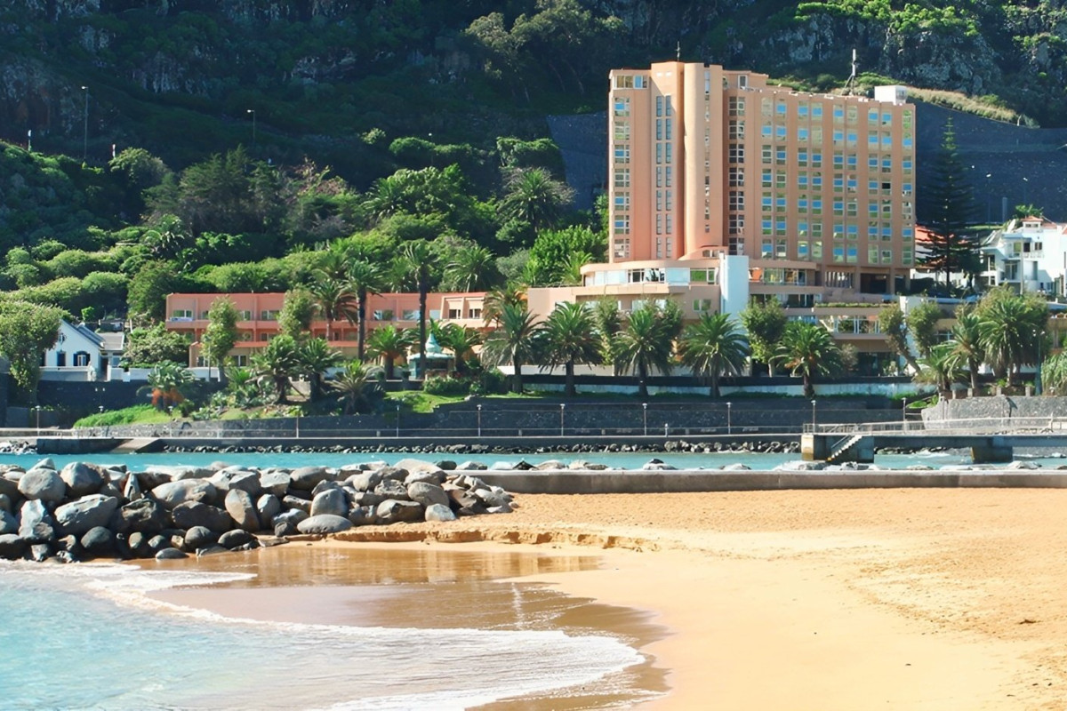 Baia Madeira Hotel - Ocean Beachfront