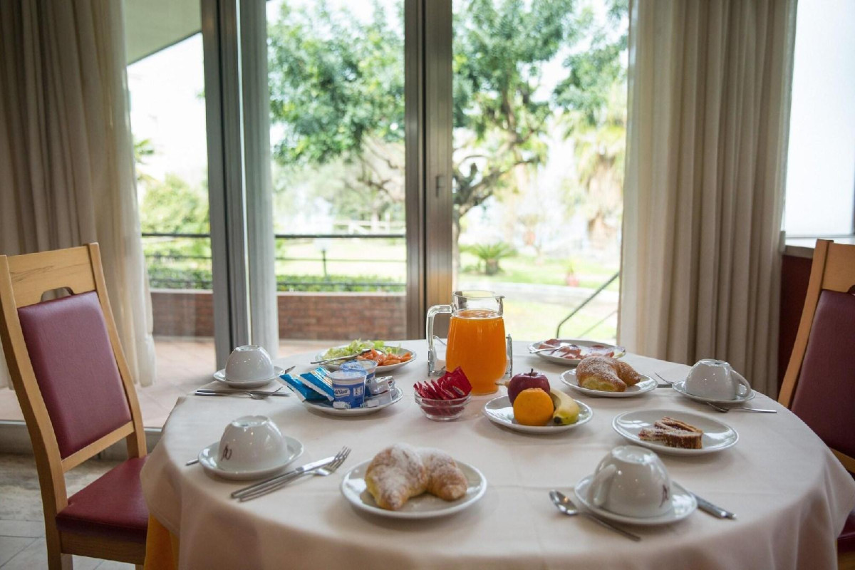 Vesuvian Inn
