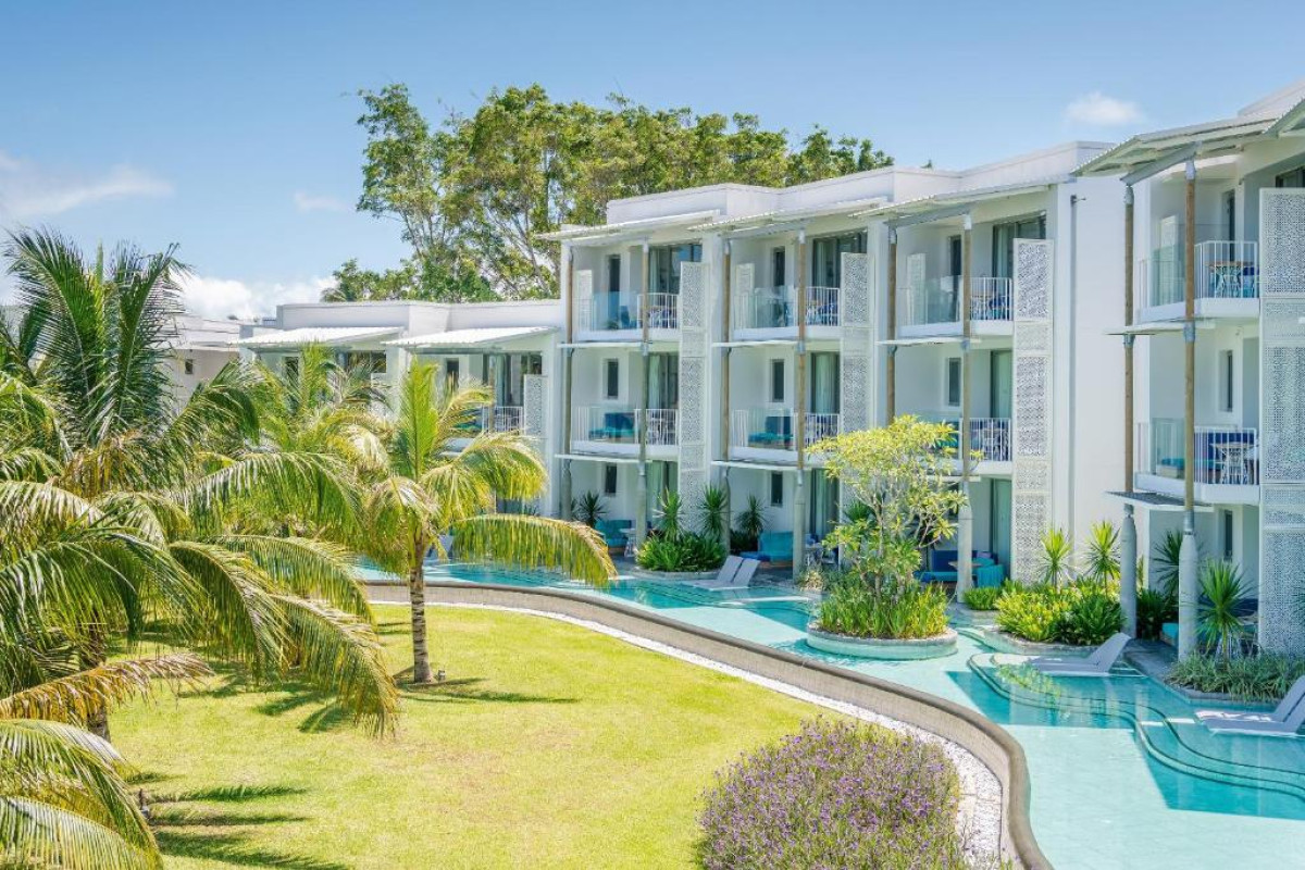 Victoria Beachcomber Resort