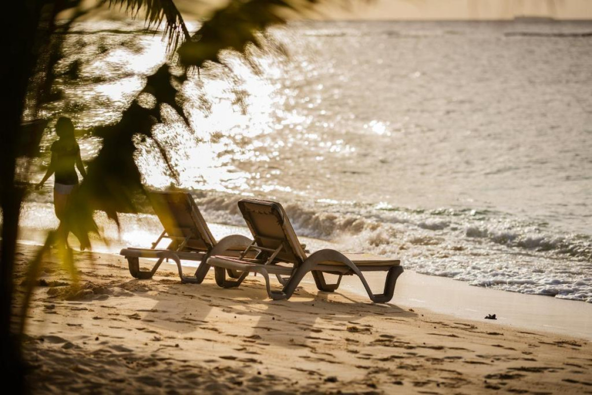 Victoria Beachcomber Resort