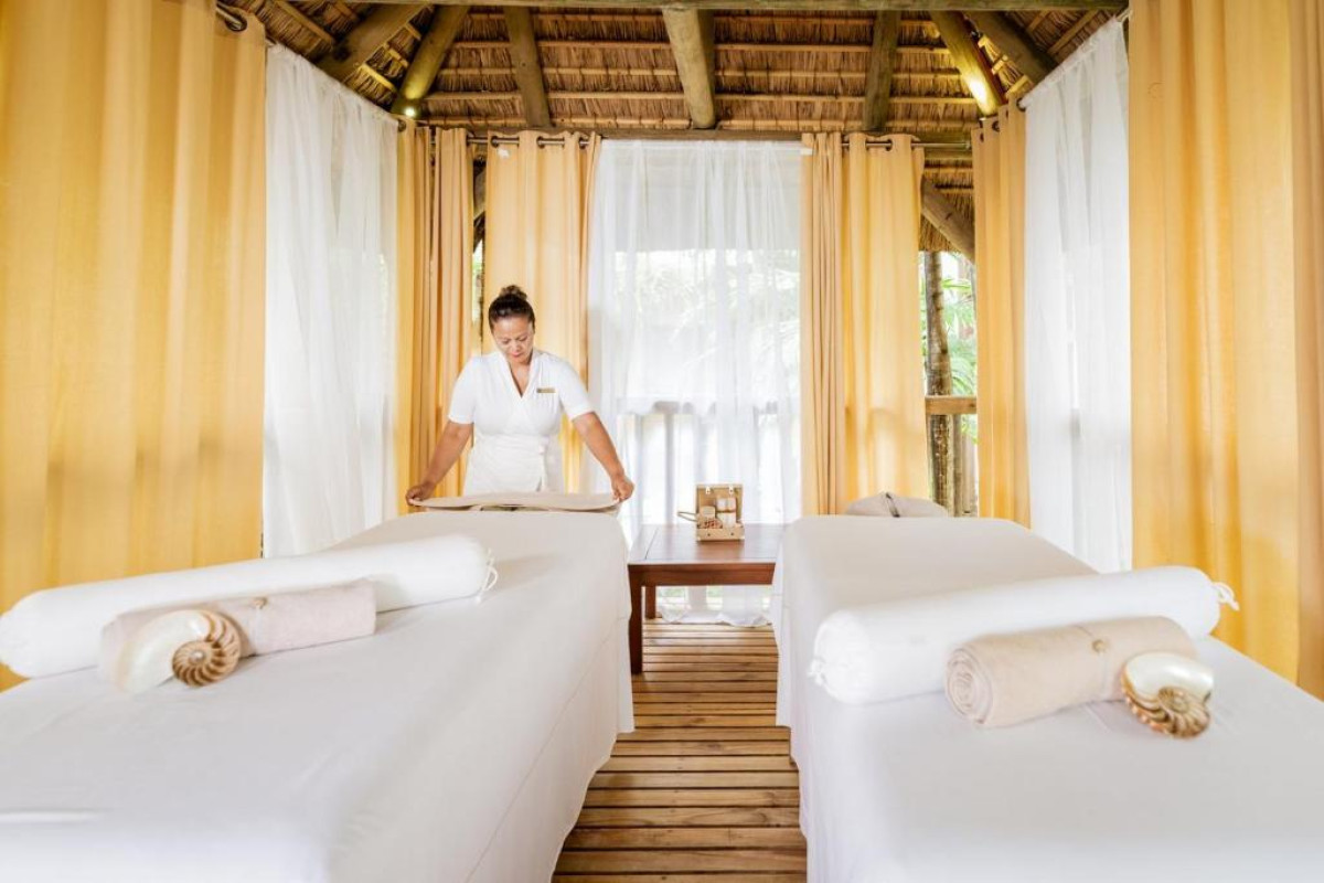 Victoria Beachcomber Resort