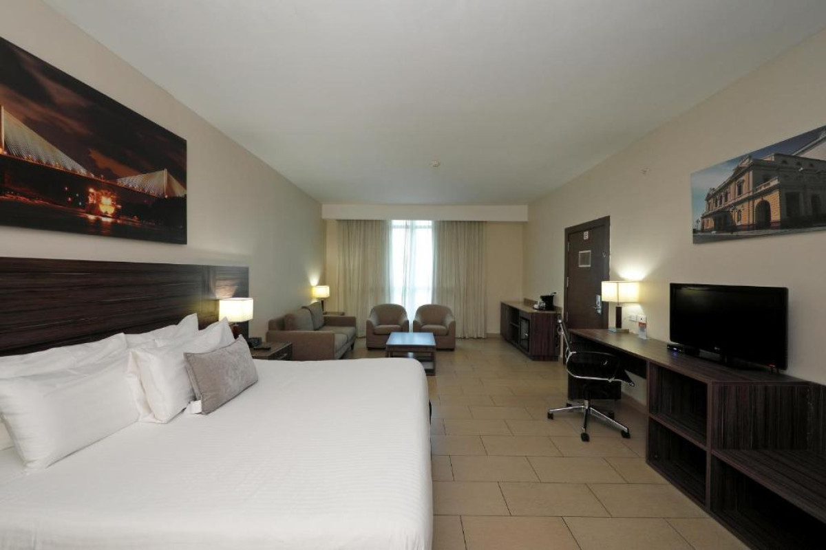 Victoria Hotel & Suites Panama