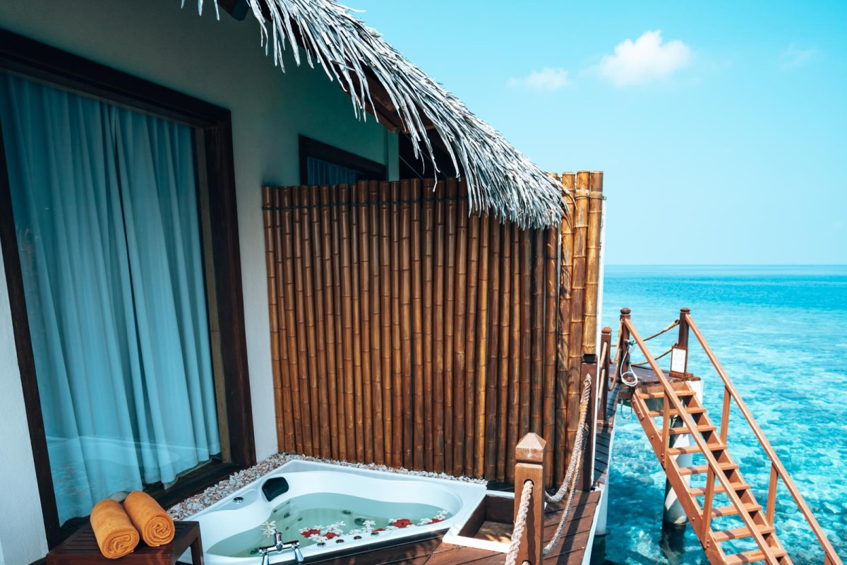 Adaaran Select Meedhupparu & Prestige Water Villas