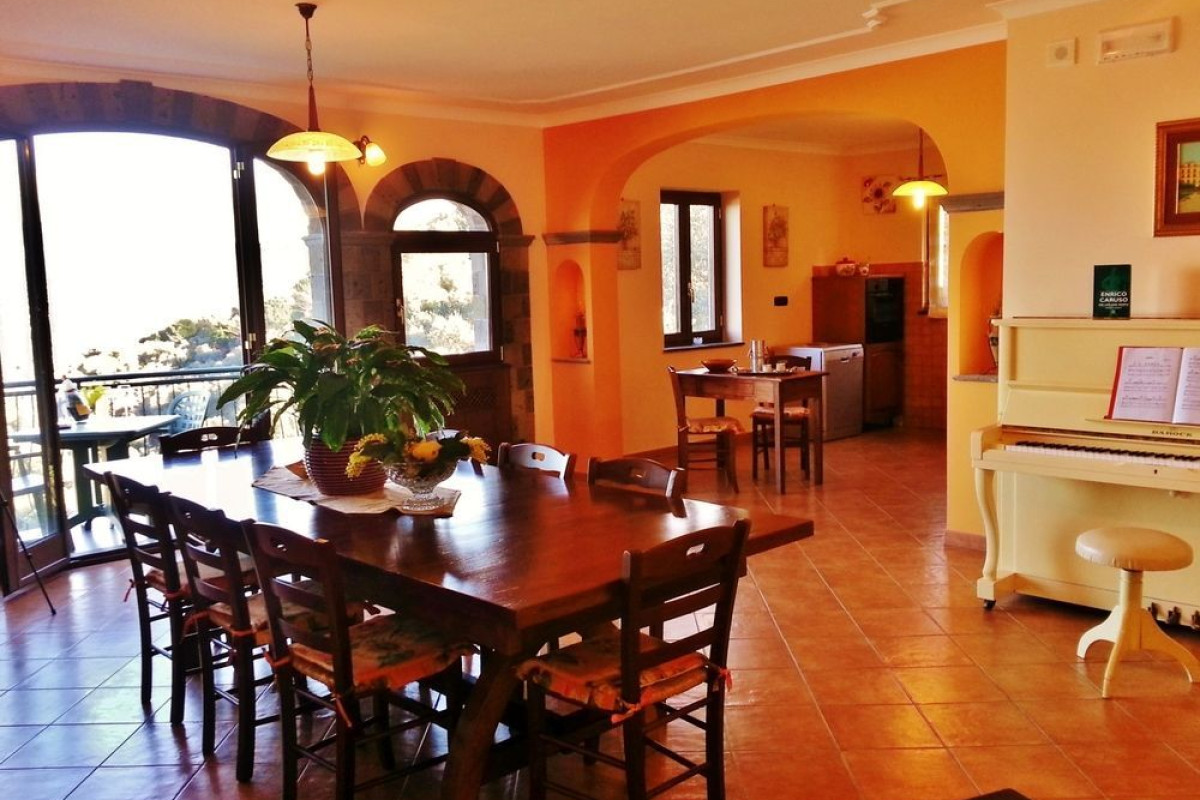 VILLA CARUSO
