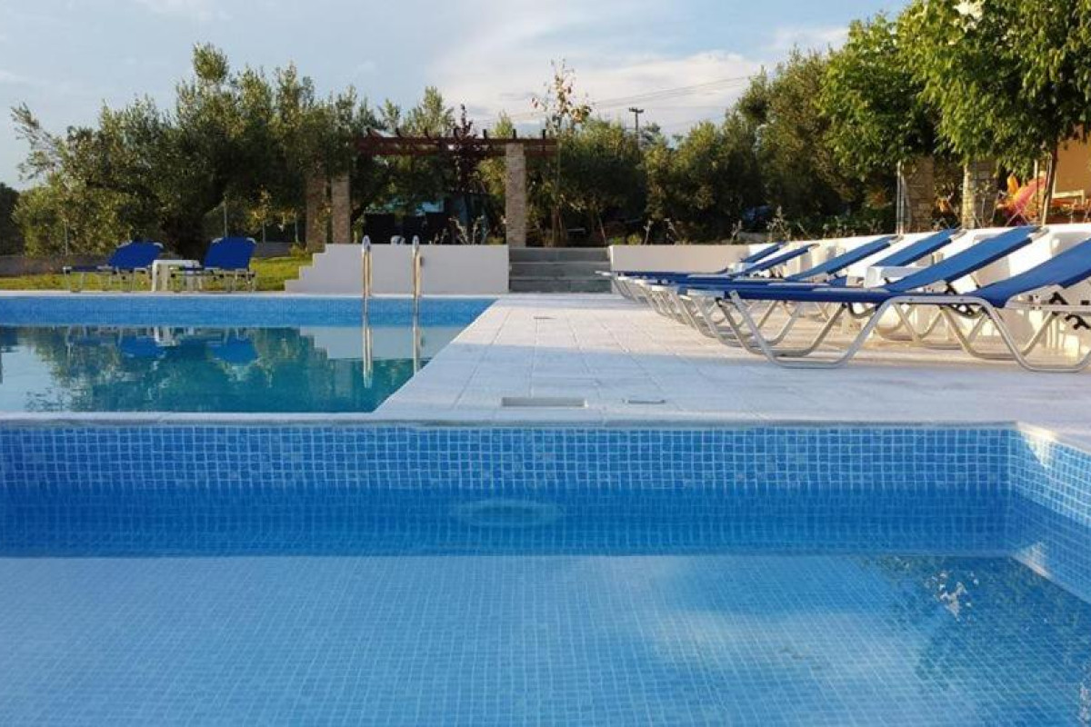 Villa Decauville Studios & Apartments