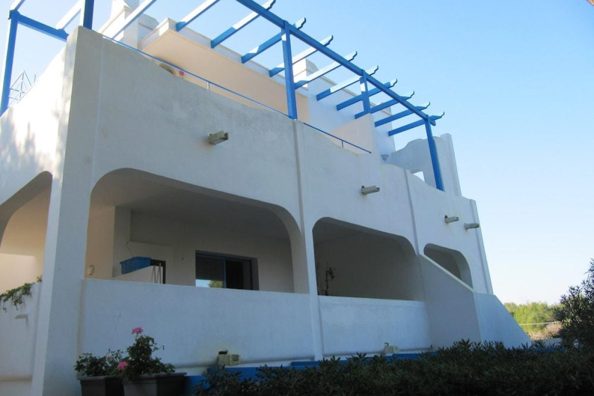 Villa Flora Studios & Apartments