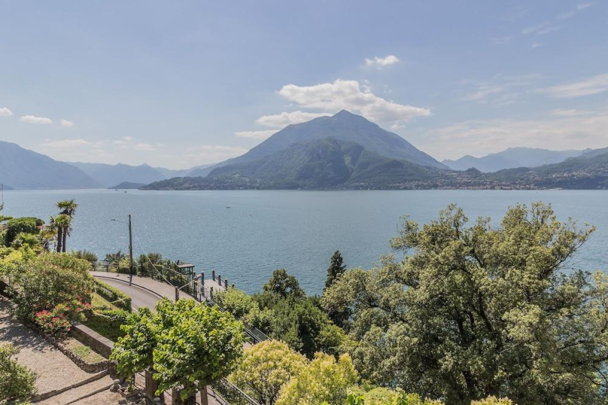Villa Guardini With Stunning Lake View