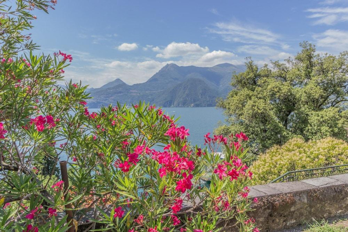 Villa Guardini With Stunning Lake View