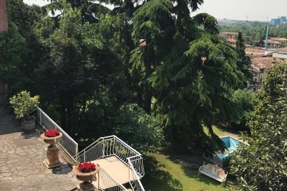 Villa House And Garden B&B